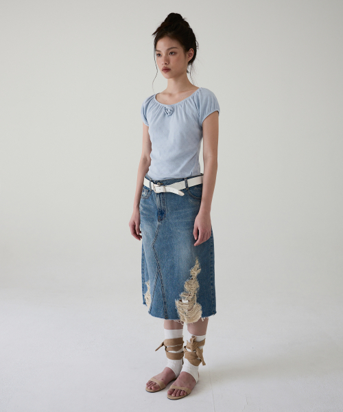 AOPT（アオプト）の「TWO-WAY ROSE SHIRRING TOP - SKY BLUE（Tシャツ/カットソー・レディース・その他・SMALL/MEDIUM）」の4枚目の写真