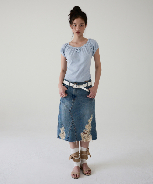 AOPT（アオプト）の「TWO-WAY ROSE SHIRRING TOP - SKY BLUE（Tシャツ/カットソー・レディース・その他・SMALL/MEDIUM）」の7枚目の写真
