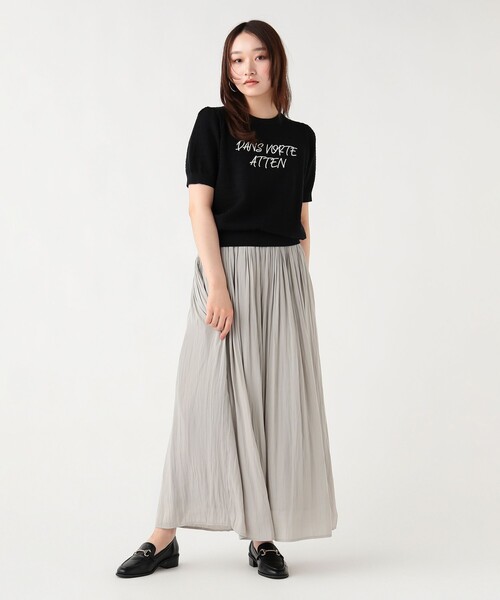BEAMS HEART(ビームスハート)の「サテン フレア パンツ(その他パンツ・レディース・ブラック系その他2/チャコールグレー/グリーン系その他4・FREE)」の4枚目の写真