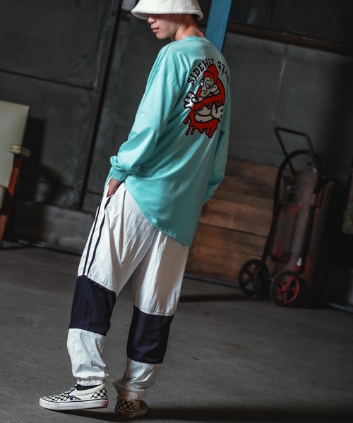 En serio TOKYO(エンソリオトーキョー)の「【SIDEWAYSTANCE】長袖ゴーストバスターズプリントTシャツ(Tシャツ/カットソー・メンズ・パープル/ブラック系その他2/ブルー系その他2/グレー系その他/ホワイト系その他2/イエロー系その他2・MEDIUM/X-LARGE/LARGE/SMALL)」の22枚目の写真