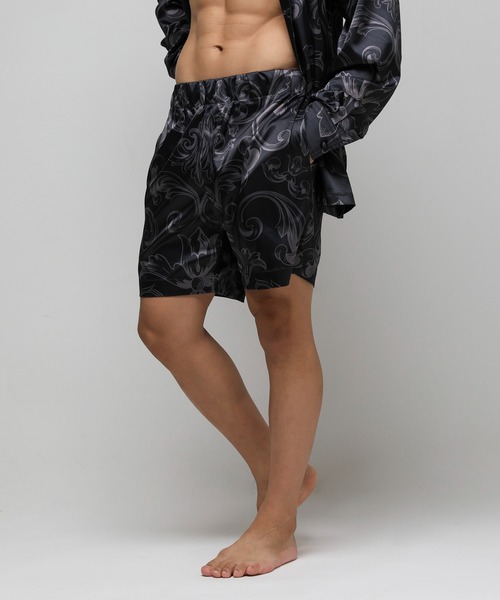 VANQUISH（ヴァンキッシュ）の「VANQUISH / ヴァンキッシュ Classical Baroque Ornament Pattern shorts（その他パンツ・メンズ・ホワイト/ブラック・M/L）」の2枚目の写真