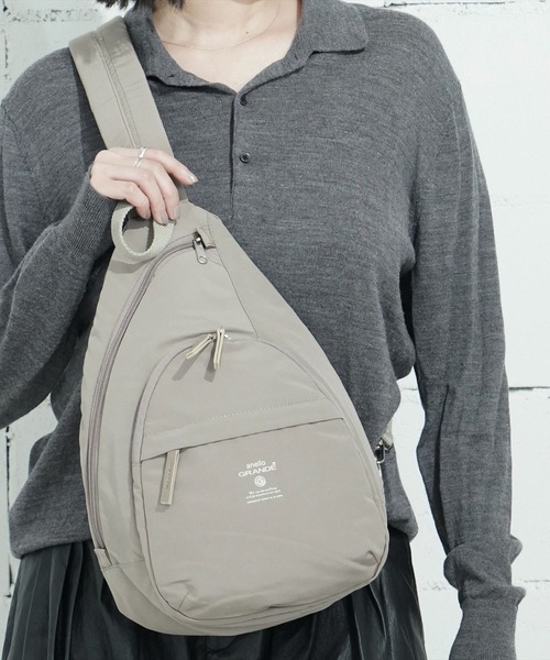 anello GRANDE（アネログランデ）の「"02"≪anello GRANDE≫MOIST/モイスト 6ポケット クロス ボディバッグ（ボディバッグ/ウエストポーチ・レディース・ネイビー/ブラック/グレイッシュベージュ/オリーブ/グレー/アイボリー・ONE SIZE）」の4枚目の写真