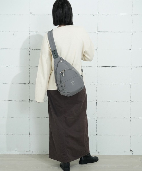 anello GRANDE（アネログランデ）の「"02"≪anello GRANDE≫MOIST/モイスト 6ポケット クロス ボディバッグ（ボディバッグ/ウエストポーチ・レディース・ネイビー/ブラック/グレイッシュベージュ/オリーブ/グレー/アイボリー・ONE SIZE）」の9枚目の写真