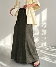 Classical Evon（クラシカルエヴォン）の「【Classical Evon】上品な落ち感で魅せる、サテンの美しさ。ウエストギャザーナローロングスカート（スカート）」