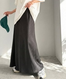 Classical Evon（クラシカルエヴォン）の「【Classical Evon】上品な落ち感で魅せる、サテンの美しさ。ウエストギャザーナローロングスカート（スカート）」