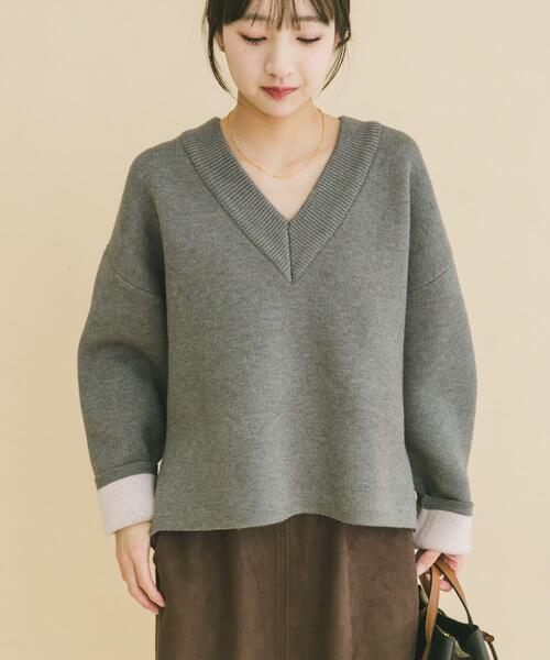 ITEMS URBANRESEARCH（アイテムズ アーバンリサーチ）の「ダブルフェイスVネックニット（ニット/セーター・レディース・グレー/アイボリー/グリーン系その他/ネイビー・FREE）」の5枚目の写真