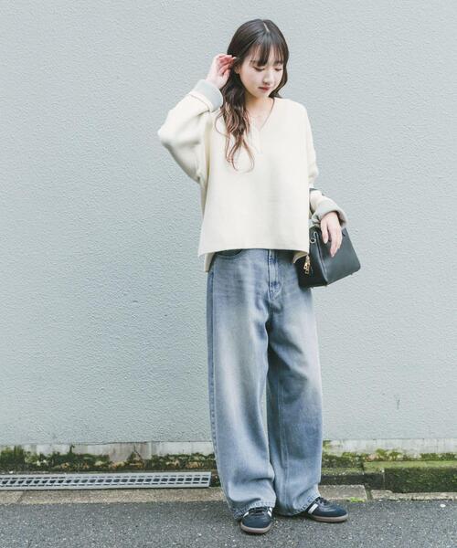 ITEMS URBANRESEARCH（アイテムズ アーバンリサーチ）の「ダブルフェイスVネックニット（ニット/セーター・レディース・グレー/アイボリー/グリーン系その他/ネイビー・FREE）」の17枚目の写真