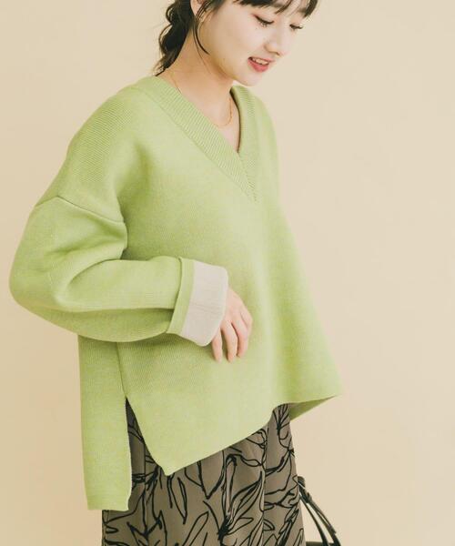 ITEMS URBANRESEARCH（アイテムズ アーバンリサーチ）の「ダブルフェイスVネックニット（ニット/セーター・レディース・グレー/アイボリー/グリーン系その他/ネイビー・FREE）」の22枚目の写真