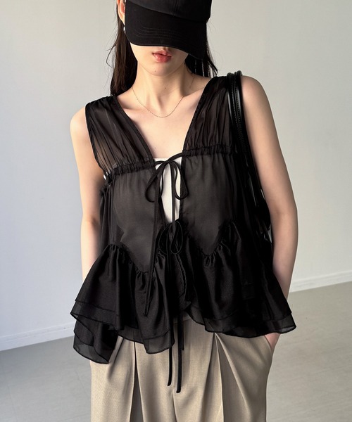 junoah（ジュノア）の「シアーギャザーリボンペプラムベスト（ベスト・レディース・ホワイト/ブラック/クリーム・LARGE/MEDIUM/SMALL）」の8枚目の写真