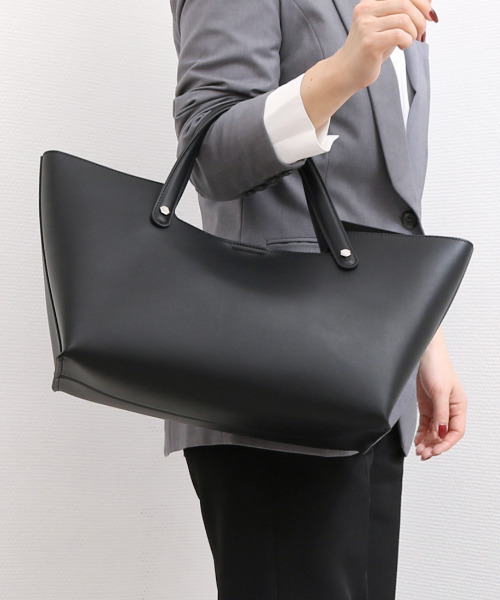 cache cache(カシュ カシュ)の「カシュカシュ cachecache / ポーチ付横長2ハンドルトート(トートバッグ・レディース・ライトグレー/ライトイエロー/ブラック・FREE)」の2枚目の写真