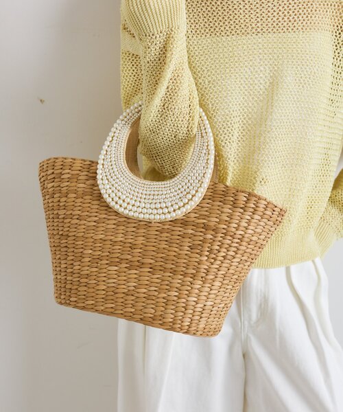 La boutique BonBon（ラブティックボンボン）の「パールハンドルバスケットL（かごバッグ・レディース・ベージュ・FREE）」の2枚目の写真