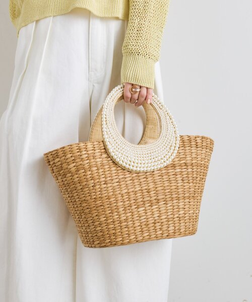 La boutique BonBon（ラブティックボンボン）の「パールハンドルバスケットL（かごバッグ・レディース・ベージュ・FREE）」の3枚目の写真