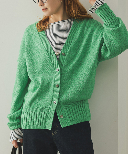 Spick & Span(スピックアンドスパン)の「レーヨンペーパーヤーンVネックカーディガン(カーディガン/ボレロ・レディース・ブラック/グリーン/ベージュ・FREE)」の3枚目の写真