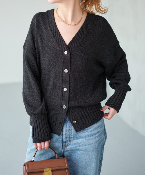 Spick & Span(スピックアンドスパン)の「レーヨンペーパーヤーンVネックカーディガン(カーディガン/ボレロ・レディース・ブラック/グリーン/ベージュ・FREE)」の9枚目の写真