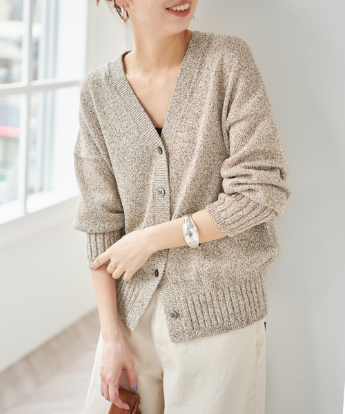 Spick & Span(スピックアンドスパン)の「レーヨンペーパーヤーンVネックカーディガン(カーディガン/ボレロ・レディース・ブラック/グリーン/ベージュ・FREE)」の16枚目の写真