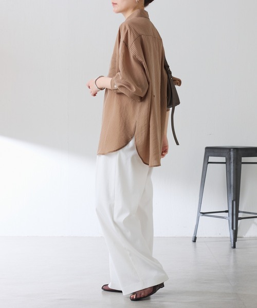 COLLAGE GALLARDAGALANTE（コラージュガリャルダガランテ）の「バックスリムシアストシャツ（シャツ/ブラウス・レディース・ブラウン/ライトグレー・FREE）」の18枚目の写真