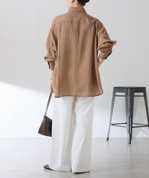 COLLAGE GALLARDAGALANTE（コラージュガリャルダガランテ）の「バックスリムシアストシャツ（シャツ/ブラウス・レディース・ブラウン/ライトグレー・FREE）」の19枚目の写真