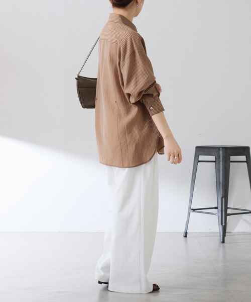 COLLAGE GALLARDAGALANTE（コラージュガリャルダガランテ）の「バックスリムシアストシャツ（シャツ/ブラウス・レディース・ブラウン/ライトグレー・FREE）」の20枚目の写真