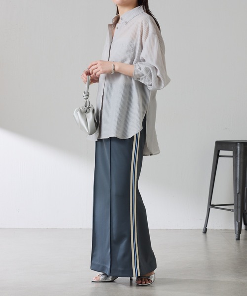 COLLAGE GALLARDAGALANTE（コラージュガリャルダガランテ）の「バックスリムシアストシャツ（シャツ/ブラウス・レディース・ブラウン/ライトグレー・FREE）」の8枚目の写真