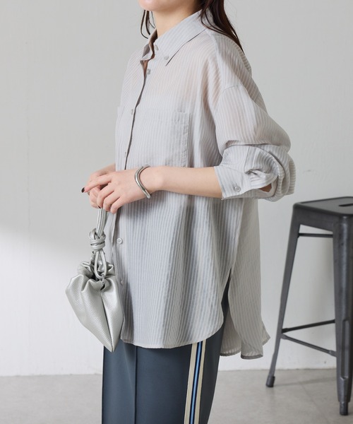 COLLAGE GALLARDAGALANTE（コラージュガリャルダガランテ）の「バックスリムシアストシャツ（シャツ/ブラウス・レディース・ブラウン/ライトグレー・FREE）」の5枚目の写真