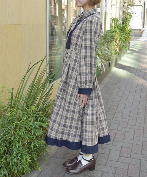 axes femme(アクシーズファム)の「チェック切替シャツワンピース(ワンピース・レディース・ブラック/ベージュ/ピンク・MEDIUM)」の5枚目の写真