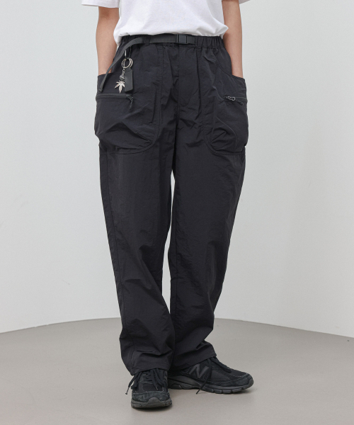 MODERMENT（モダーメント）の「[ナイロン] ベルト付きテックカーゴストリングパンツ [ブラック]（スウェットパンツ・レディース・その他・LARGE/MEDIUM/X-LARGE）」の3枚目の写真