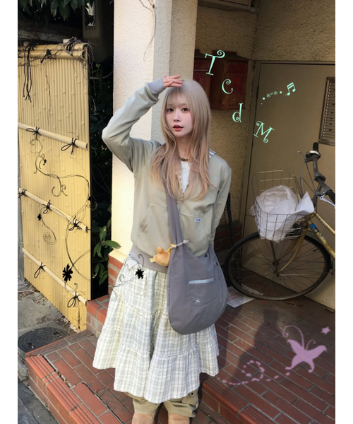 THECOLDESTMOMENT(ザコールデストモーメント)の「TCM reversible stripe hooded zip-up (beige)(パーカー・レディース・その他・SMALL/MEDIUM/LARGE)」の19枚目の写真