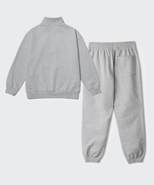 MUSINSA STANDARD KIDS（ムシンサスタンダードキッズ）の「オーバーサイズハーフジップスウェットシャツ＆ベーシックスウェットパンツセット [ミディアムグレー]（セットアップ・レディース・その他・110/120/130/140/100/150）」の4枚目の写真
