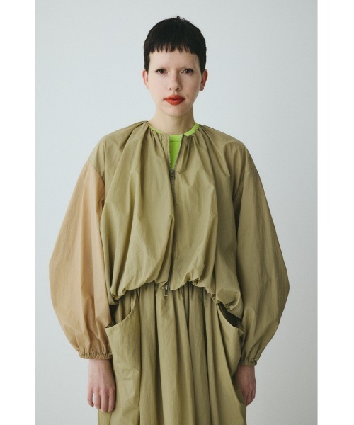 HeRIN.CYE（ヘリンドットサイ）の「Balloon hem nylon blouson　　バルーンヘムナイロンブルゾン（ブルゾン・レディース・カーキ/ブラック/ライトグレー・FREE）」の3枚目の写真