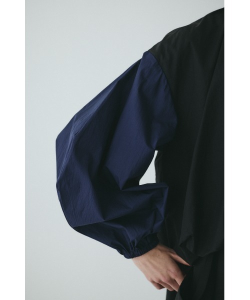 HeRIN.CYE（ヘリンドットサイ）の「Balloon hem nylon blouson　　バルーンヘムナイロンブルゾン（ブルゾン・レディース・カーキ/ブラック/ライトグレー・FREE）」の9枚目の写真