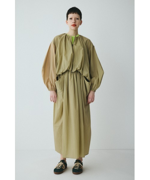 HeRIN.CYE（ヘリンドットサイ）の「Balloon hem nylon blouson　　バルーンヘムナイロンブルゾン（ブルゾン・レディース・カーキ/ブラック/ライトグレー・FREE）」の10枚目の写真