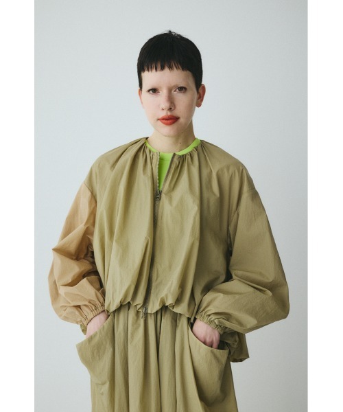 HeRIN.CYE（ヘリンドットサイ）の「Balloon hem nylon blouson　　バルーンヘムナイロンブルゾン（ブルゾン・レディース・カーキ/ブラック/ライトグレー・FREE）」の14枚目の写真