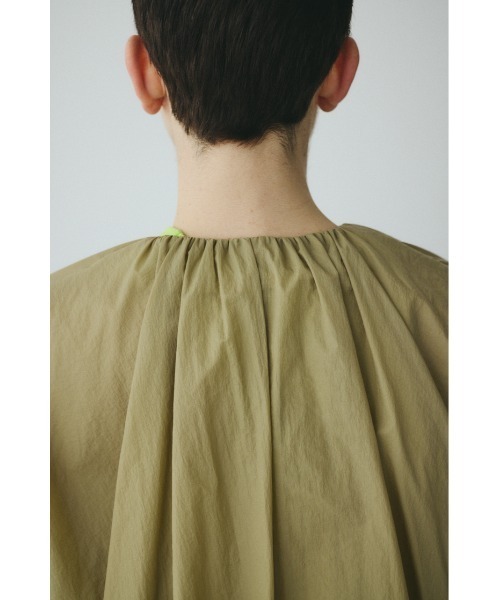 HeRIN.CYE（ヘリンドットサイ）の「Balloon hem nylon blouson　　バルーンヘムナイロンブルゾン（ブルゾン・レディース・カーキ/ブラック/ライトグレー・FREE）」の21枚目の写真