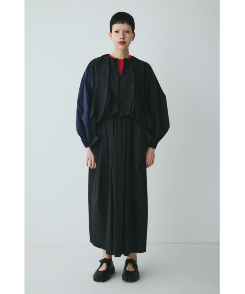 HeRIN.CYE（ヘリンドットサイ）の「Balloon hem nylon blouson　　バルーンヘムナイロンブルゾン（ブルゾン・レディース・カーキ/ブラック/ライトグレー・FREE）」の4枚目の写真