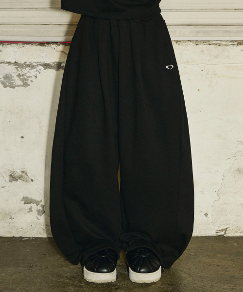 SCALLYWAG（スカリーワグ）の「スモールロゴマルチタックカーブドスウェットパンツ[ブラック]（スウェットパンツ・レディース・その他・MEDIUM/LARGE）」の5枚目の写真