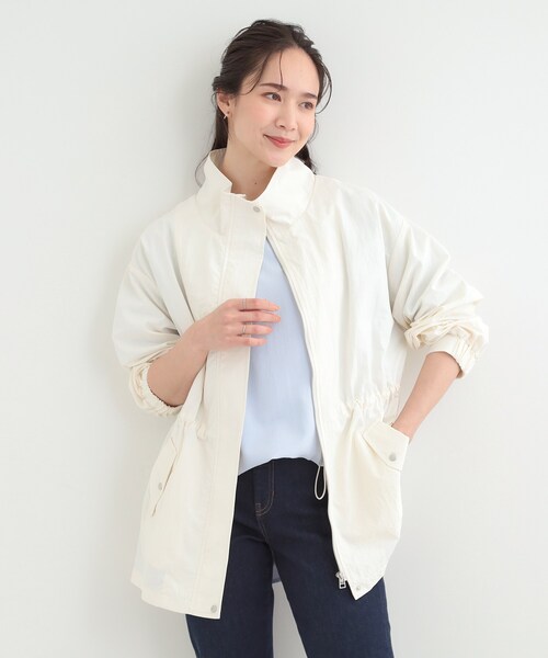 SHOO・LA・RUE（シューラルー）の「【防花粉/S-LL】女性らしさあふれる 軽やかスタンドブルゾン（ブルゾン・レディース・ベージュ/ネイビー/オフホワイト・01/02/03/04）」の4枚目の写真