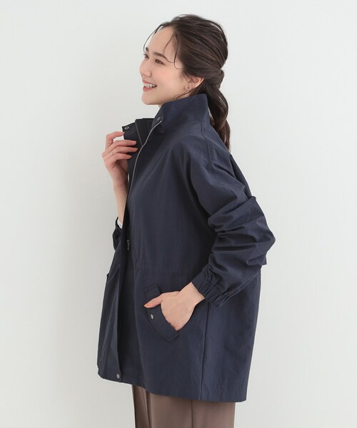 SHOO・LA・RUE（シューラルー）の「【防花粉/S-LL】女性らしさあふれる 軽やかスタンドブルゾン（ブルゾン・レディース・ベージュ/ネイビー/オフホワイト・01/02/03/04）」の9枚目の写真