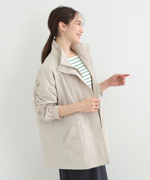 SHOO・LA・RUE（シューラルー）の「【防花粉/S-LL】女性らしさあふれる 軽やかスタンドブルゾン（ブルゾン・レディース・ベージュ/ネイビー/オフホワイト・01/02/03/04）」の12枚目の写真