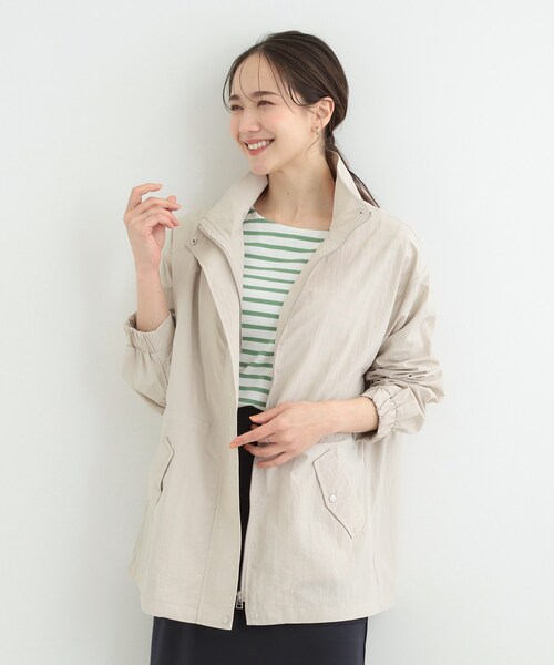 SHOO・LA・RUE（シューラルー）の「【防花粉/S-LL】女性らしさあふれる 軽やかスタンドブルゾン（ブルゾン・レディース・ベージュ/ネイビー/オフホワイト・01/02/03/04）」の13枚目の写真