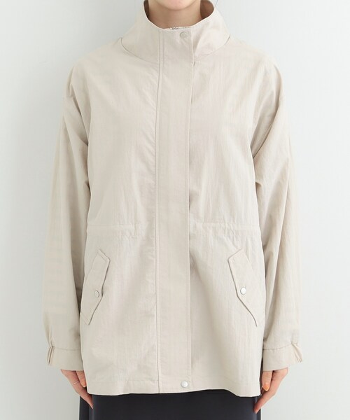 SHOO・LA・RUE（シューラルー）の「【防花粉/S-LL】女性らしさあふれる 軽やかスタンドブルゾン（ブルゾン・レディース・ベージュ/ネイビー/オフホワイト・01/02/03/04）」の16枚目の写真