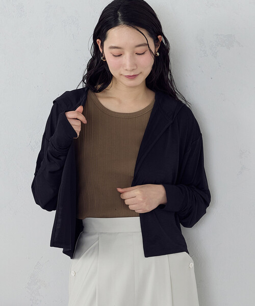 COMME CA ISM（コムサイズム）の「【接触冷感･UVカット･防シワ】着流しフーディ（パーカー・レディース・ブラック/ネイビー/ライトグレー・FREE）」の15枚目の写真