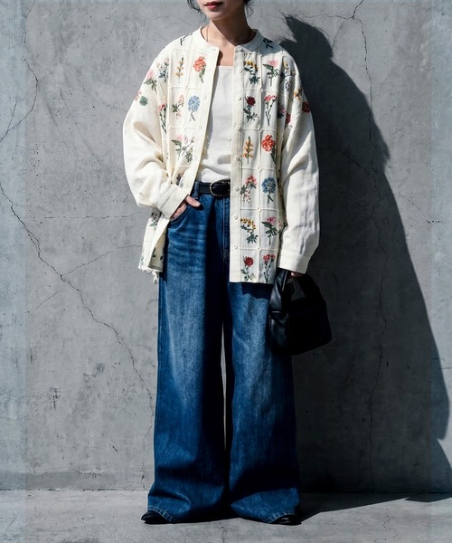 antiqua（アンティカ）の「花柄 刺繍 バンドカラー シャツ（シャツ/ブラウス・レディース・ブラック/ホワイト/ブルー・ONESIZE）」の4枚目の写真