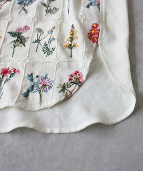antiqua（アンティカ）の「花柄 刺繍 バンドカラー シャツ（シャツ/ブラウス・レディース・ブラック/ホワイト/ブルー・ONESIZE）」の9枚目の写真