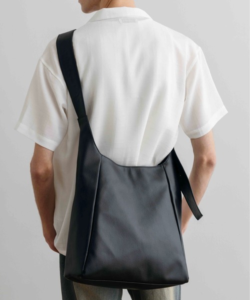セール】【LURAKU】Synthetic Leather Big Shoulder Bag