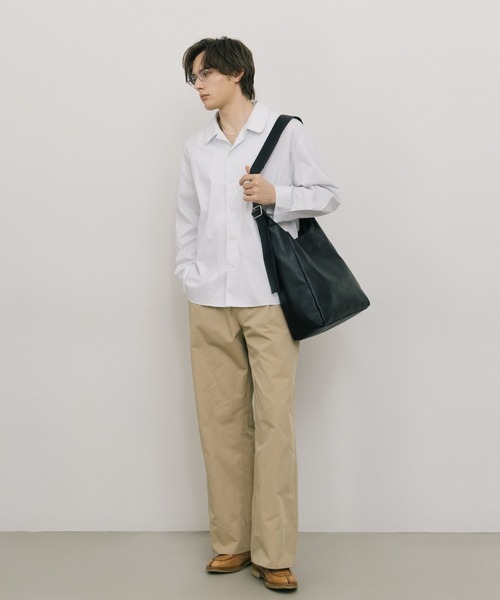 LURAKU（ルラク）の「【LURAKU】Synthetic Leather Big Shoulder Bag / シンセティックレザービッグショルダーバッグ（ショルダーバッグ・メンズ・ブラック・FREE）」の6枚目の写真