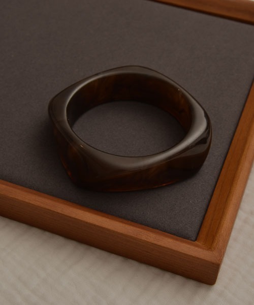 VIBGYOR Women（ヴィブジョー　ウィメン）の「【resonance】アクリル クリア/マーブル柄 バングル 【12色展開】（バングル/リストバンド・レディース・その他6/その他12/その他9/その他7/その他4/その他1/その他11/その他5/その他3/その他2/その他10/その他8・FREE）」の4枚目の写真