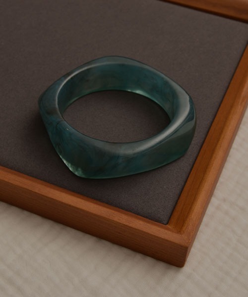 VIBGYOR Women（ヴィブジョー　ウィメン）の「【resonance】アクリル クリア/マーブル柄 バングル 【12色展開】（バングル/リストバンド・レディース・その他6/その他12/その他9/その他7/その他4/その他1/その他11/その他5/その他3/その他2/その他10/その他8・FREE）」の10枚目の写真