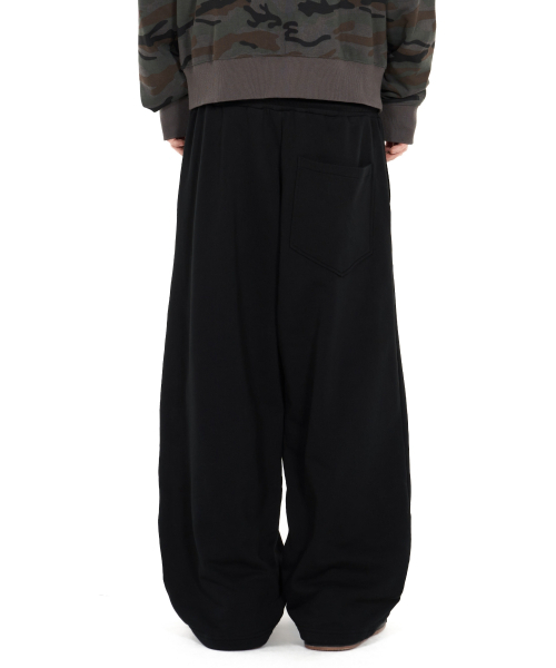 IDWS(アイドンワナセル)の「Cross Layered Sweat Pants Black(スウェットパンツ・レディース・その他・1/2/0)」の22枚目の写真
