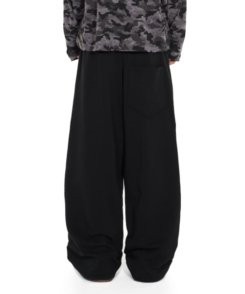 IDWS(アイドンワナセル)の「Cross Layered Sweat Pants Black(スウェットパンツ・レディース・その他・1/2/0)」の12枚目の写真