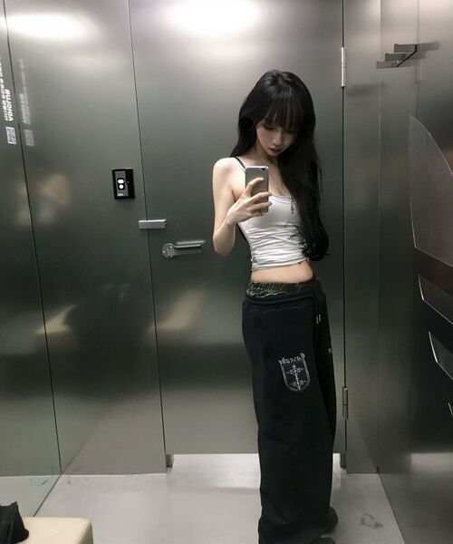 IDWS(アイドンワナセル)の「Cross Layered Sweat Pants Black(スウェットパンツ・レディース・その他・1/2/0)」の8枚目の写真